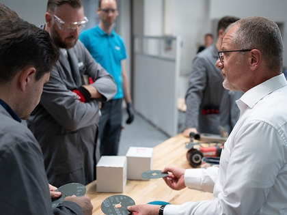 在培训时的 VSM 培训员 Michael Langer